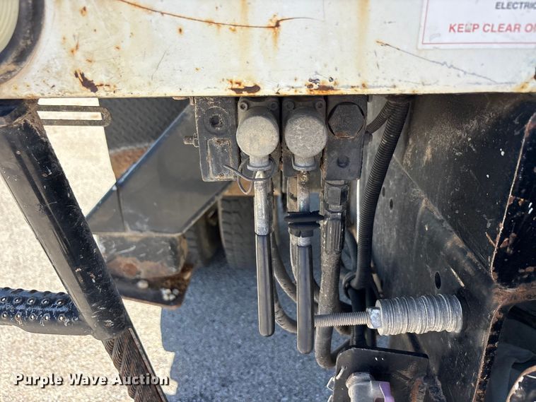 image for item DV8513 2015 Freightliner Business Class M2 digger derrick truck