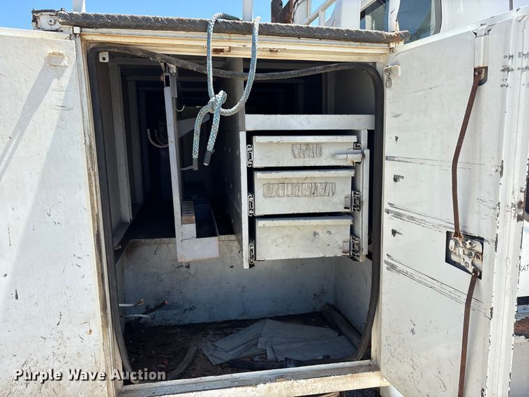 image for item DV8513 2015 Freightliner Business Class M2 digger derrick truck