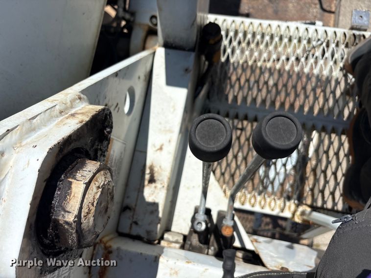 image for item DV8513 2015 Freightliner Business Class M2 digger derrick truck
