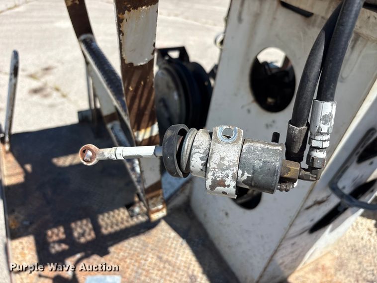 image for item DV8513 2015 Freightliner Business Class M2 digger derrick truck