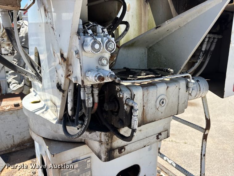 image for item DV8513 2015 Freightliner Business Class M2 digger derrick truck