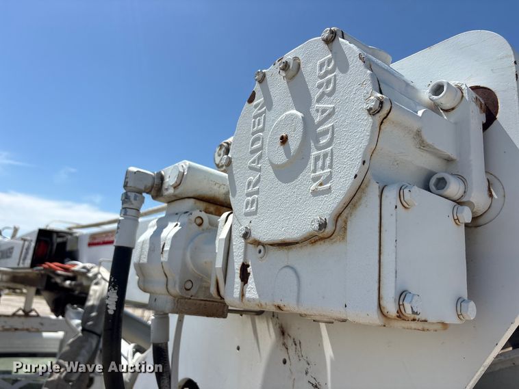 image for item DV8513 2015 Freightliner Business Class M2 digger derrick truck