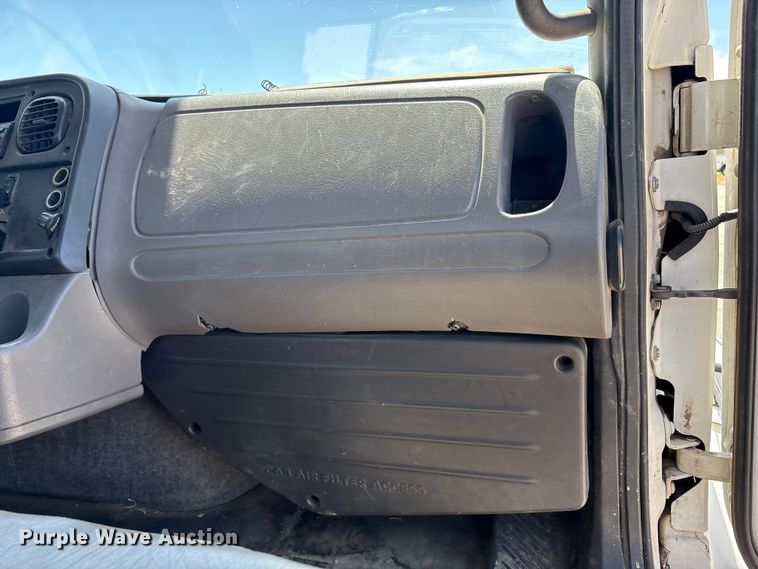 image for item DV8513 2015 Freightliner Business Class M2 digger derrick truck