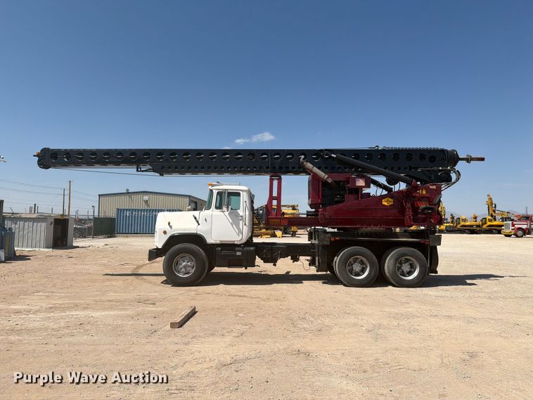 image for item DV8627 1997 Mack DM690S drilling rig truck