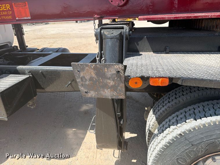 image for item DV8627 1997 Mack DM690S drilling rig truck