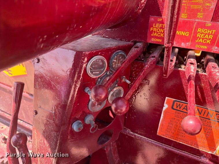 image for item DV8627 1997 Mack DM690S drilling rig truck