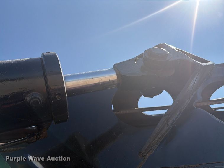 image for item DV8627 1997 Mack DM690S drilling rig truck