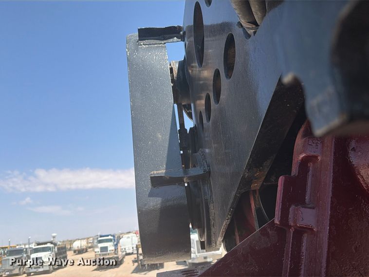 image for item DV8627 1997 Mack DM690S drilling rig truck