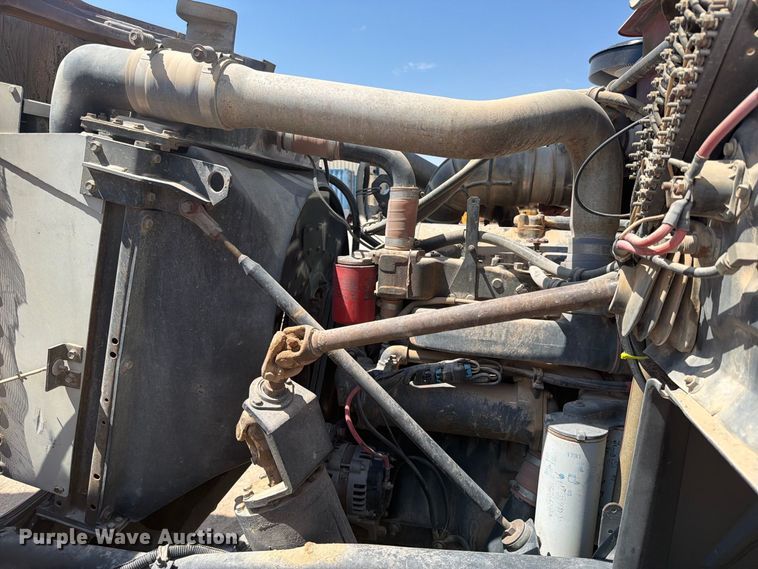image for item DV8627 1997 Mack DM690S drilling rig truck
