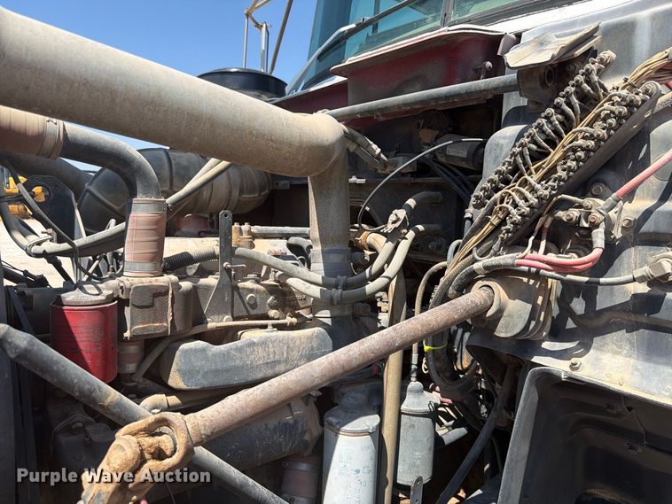 image for item DV8627 1997 Mack DM690S drilling rig truck