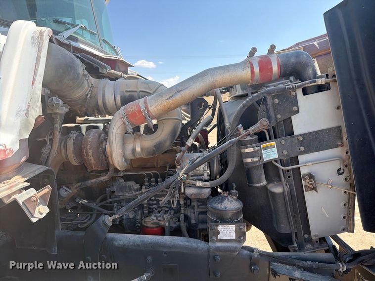 image for item DV8627 1997 Mack DM690S drilling rig truck