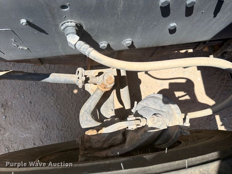 image for item DV8627 1997 Mack DM690S drilling rig truck