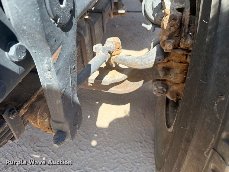 image for item DV8627 1997 Mack DM690S drilling rig truck