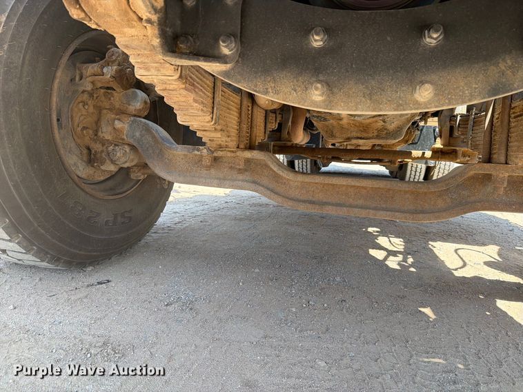 image for item DV8627 1997 Mack DM690S drilling rig truck