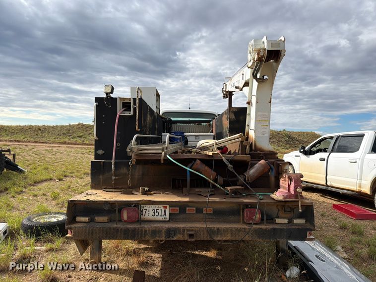 image for item DV8634 2000 Ford F650 Super Duty utility / service truck