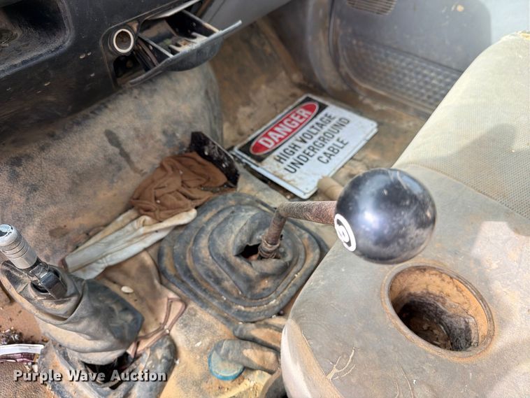 image for item DV8634 2000 Ford F650 Super Duty utility / service truck