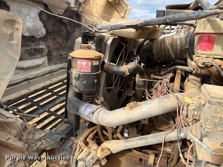 image for item DV8634 2000 Ford F650 Super Duty utility / service truck