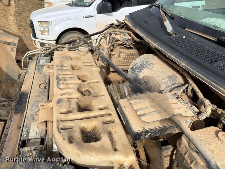 image for item DV8634 2000 Ford F650 Super Duty utility / service truck