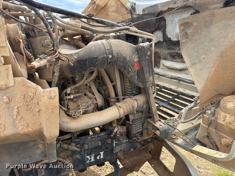 image for item DV8634 2000 Ford F650 Super Duty utility / service truck
