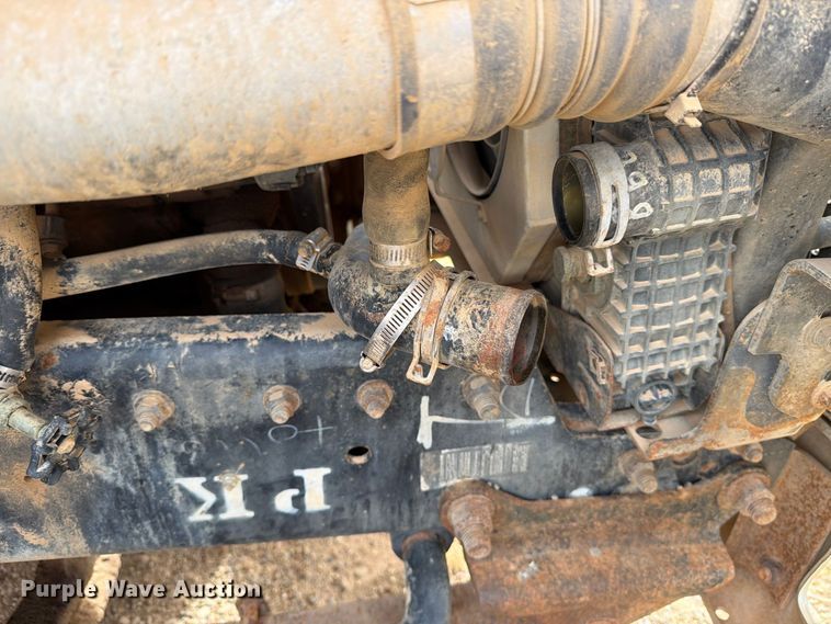 image for item DV8634 2000 Ford F650 Super Duty utility / service truck