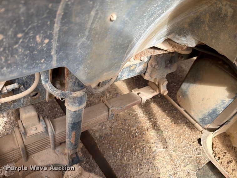 image for item DV8634 2000 Ford F650 Super Duty utility / service truck