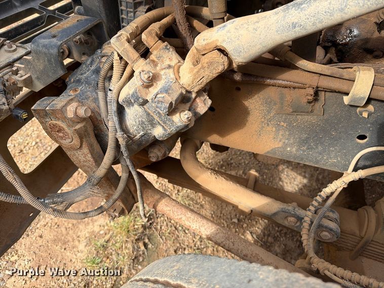 image for item DV8634 2000 Ford F650 Super Duty utility / service truck