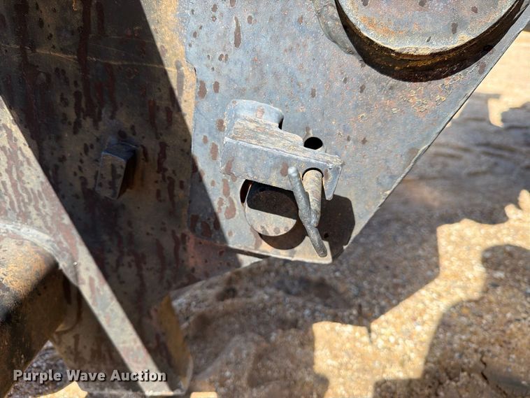 image for item DV8682 1999 Caterpillar TH83 telehandler