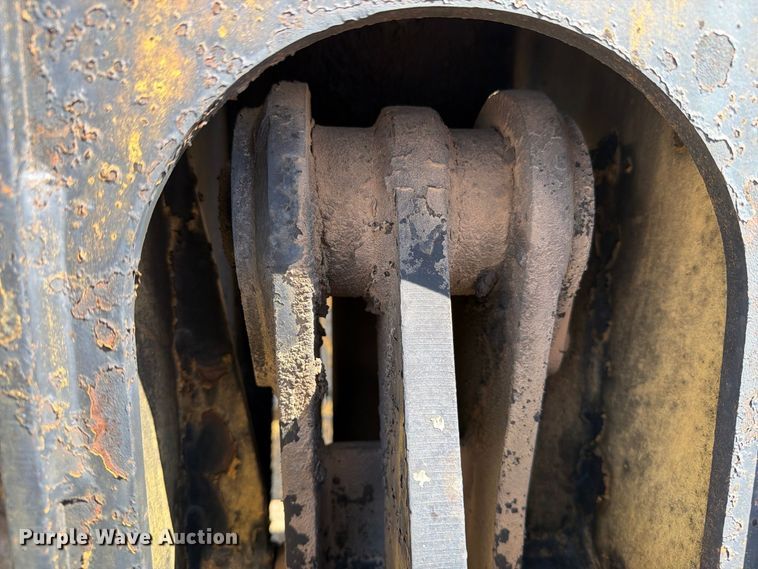 image for item DV8682 1999 Caterpillar TH83 telehandler