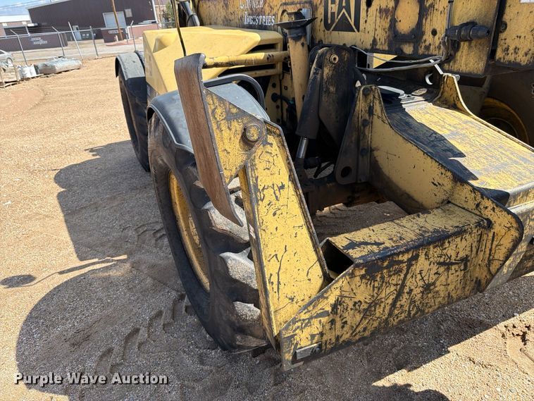 image for item DV8682 1999 Caterpillar TH83 telehandler