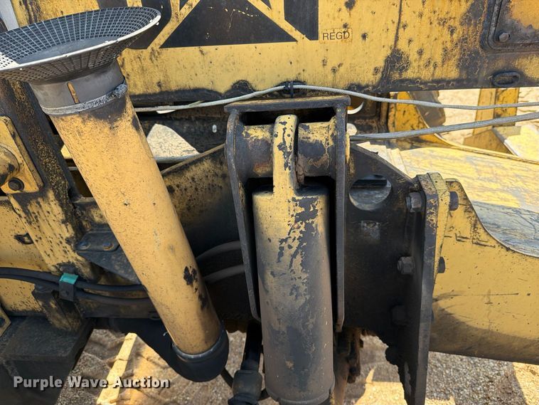 image for item DV8682 1999 Caterpillar TH83 telehandler