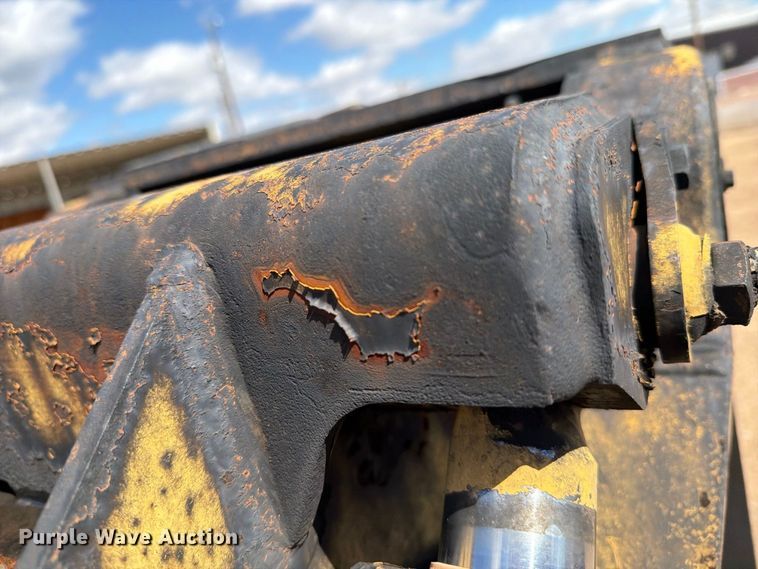 image for item DV8682 1999 Caterpillar TH83 telehandler