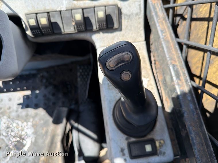 image for item DV8682 1999 Caterpillar TH83 telehandler