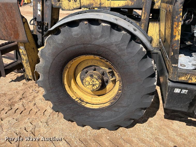 image for item DV8682 1999 Caterpillar TH83 telehandler