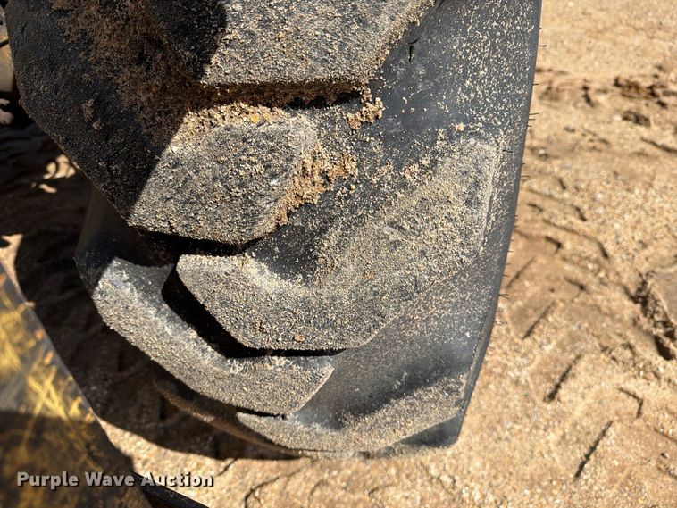 image for item DV8682 1999 Caterpillar TH83 telehandler