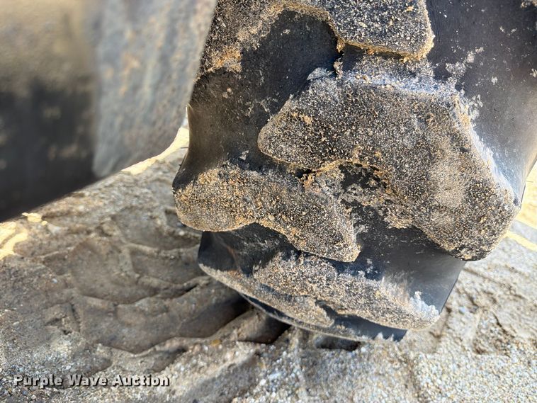 image for item DV8682 1999 Caterpillar TH83 telehandler