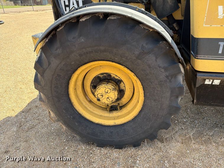 image for item DV8682 1999 Caterpillar TH83 telehandler