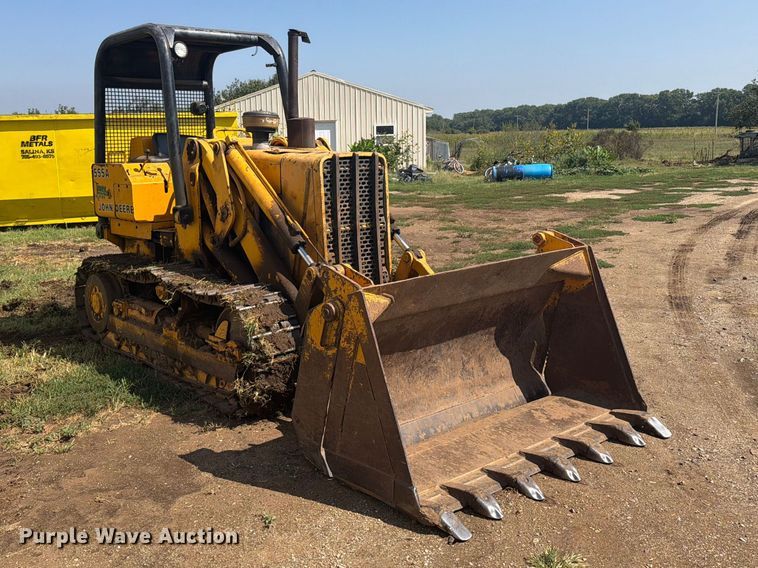 image for item DY3450 1982 John Deere 555A track loader