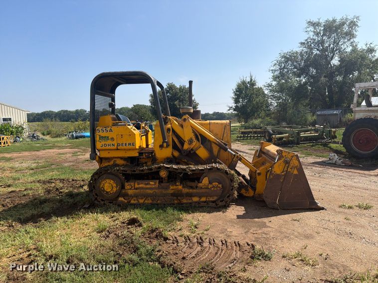 image for item DY3450 1982 John Deere 555A track loader
