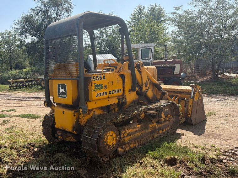 image for item DY3450 1982 John Deere 555A track loader
