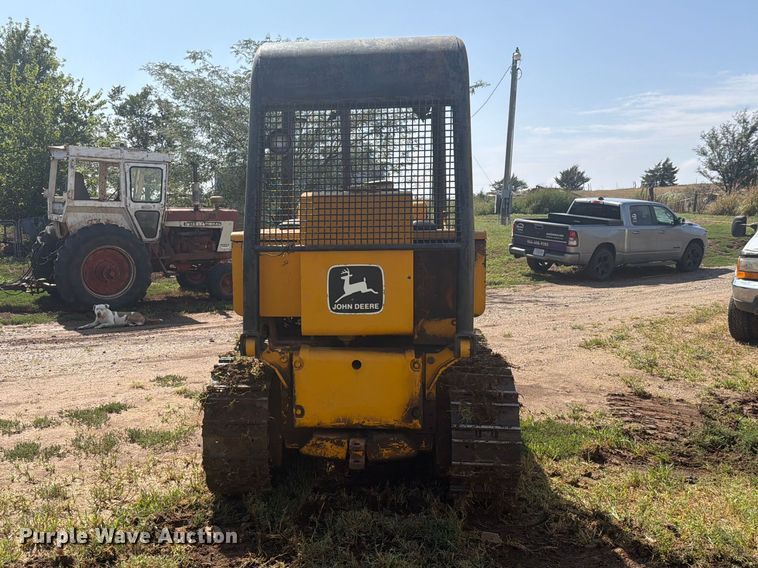 image for item DY3450 1982 John Deere 555A track loader