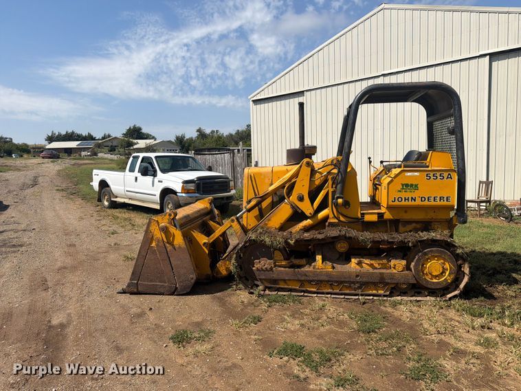 image for item DY3450 1982 John Deere 555A track loader