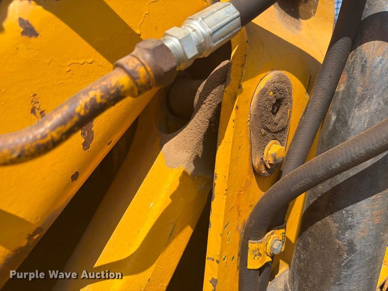 image for item DY3450 1982 John Deere 555A track loader
