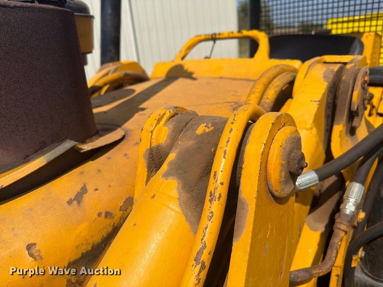 image for item DY3450 1982 John Deere 555A track loader