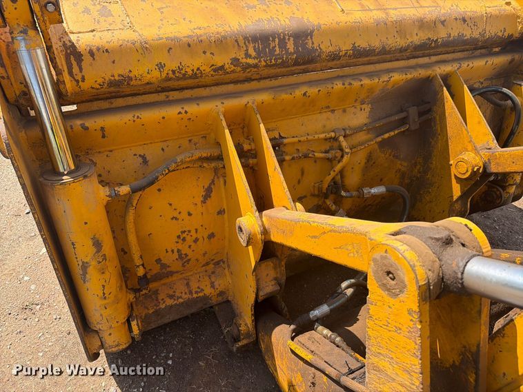 image for item DY3450 1982 John Deere 555A track loader