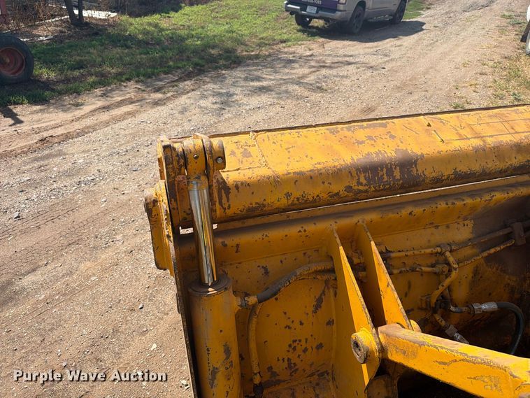 image for item DY3450 1982 John Deere 555A track loader