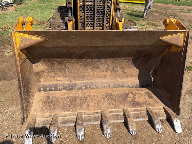 image for item DY3450 1982 John Deere 555A track loader