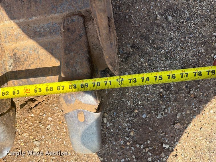 image for item DY3450 1982 John Deere 555A track loader