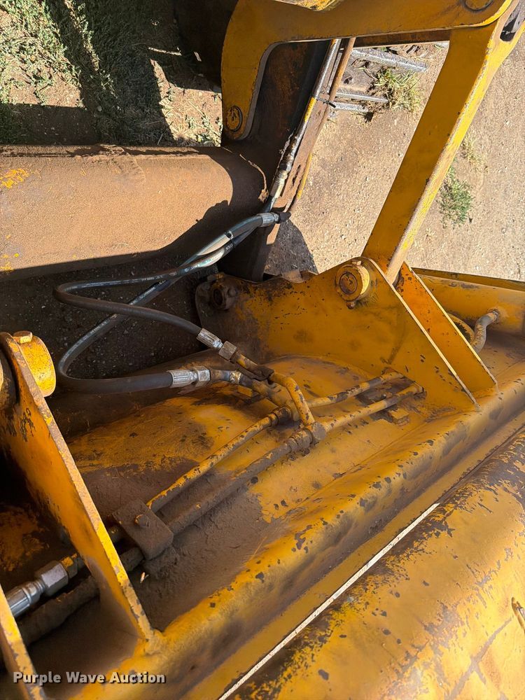 image for item DY3450 1982 John Deere 555A track loader