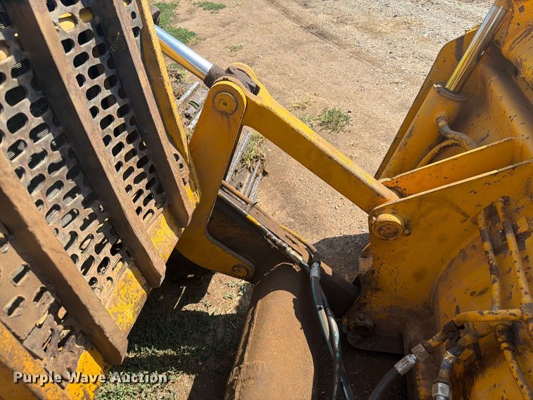 image for item DY3450 1982 John Deere 555A track loader