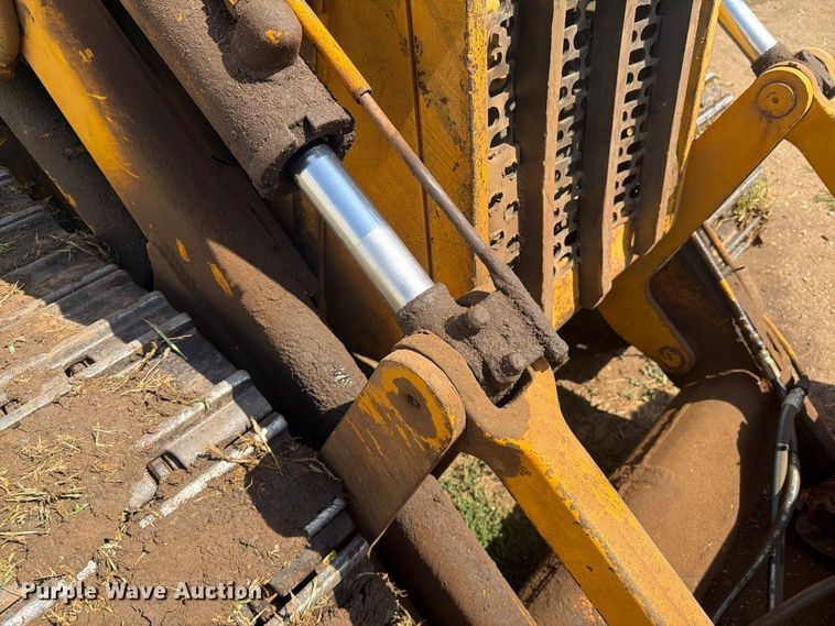 image for item DY3450 1982 John Deere 555A track loader